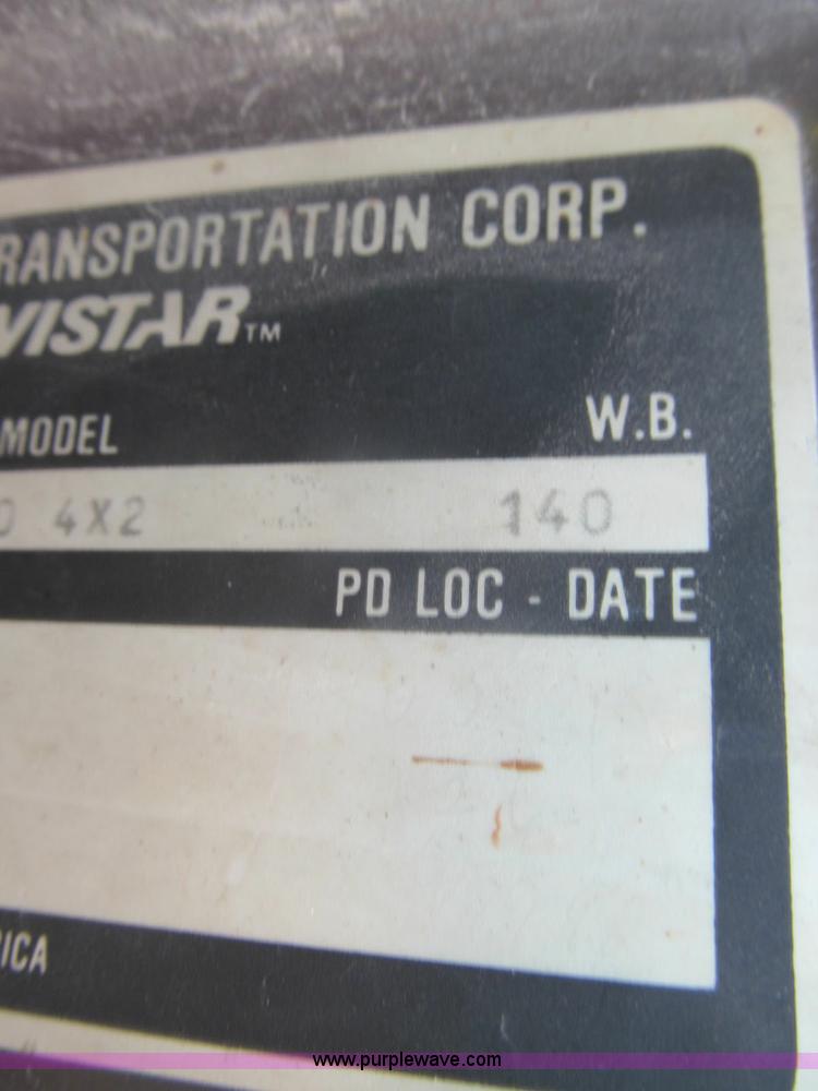 image for item I8977 1992 International 4900 dump truck