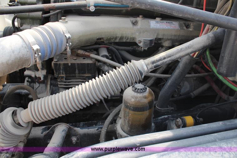 image for item J1083 2000 Freightliner Century Class semi truck