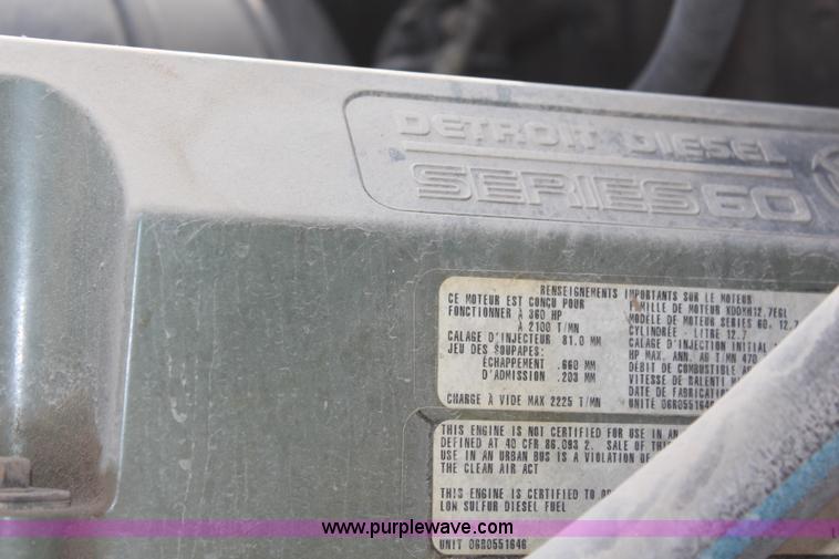 image for item J1083 2000 Freightliner Century Class semi truck