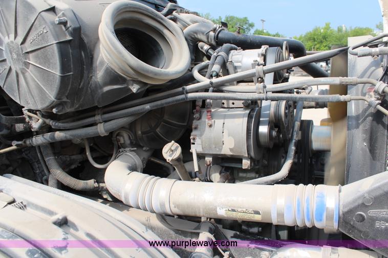 image for item J1083 2000 Freightliner Century Class semi truck