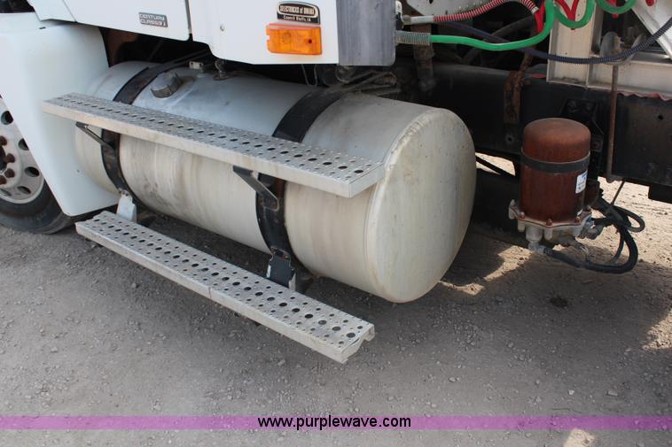 image for item J1083 2000 Freightliner Century Class semi truck