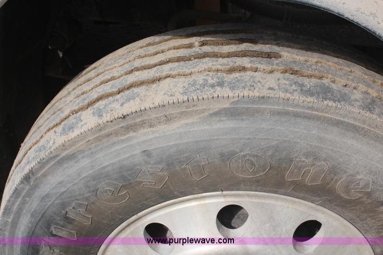 image for item J1083 2000 Freightliner Century Class semi truck