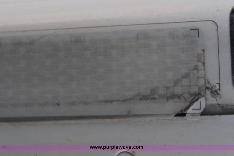 image for item J1083 2000 Freightliner Century Class semi truck