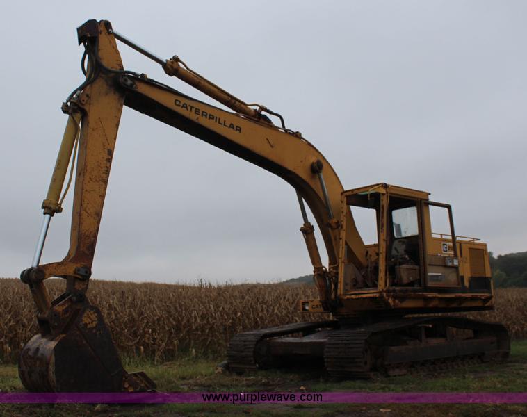 image for item J1204 1983 Caterpillar 225 excavator