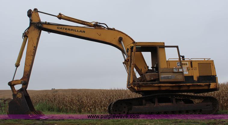 image for item J1204 1983 Caterpillar 225 excavator