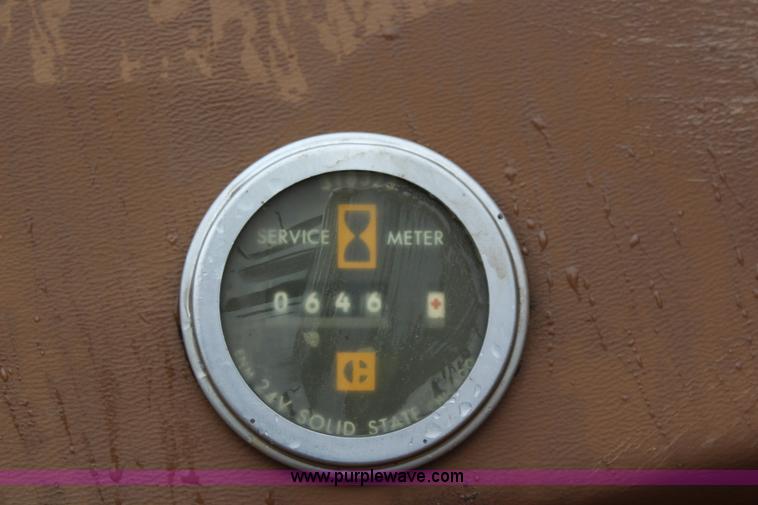 image for item J1204 1983 Caterpillar 225 excavator