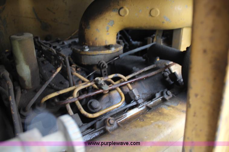 image for item J1204 1983 Caterpillar 225 excavator