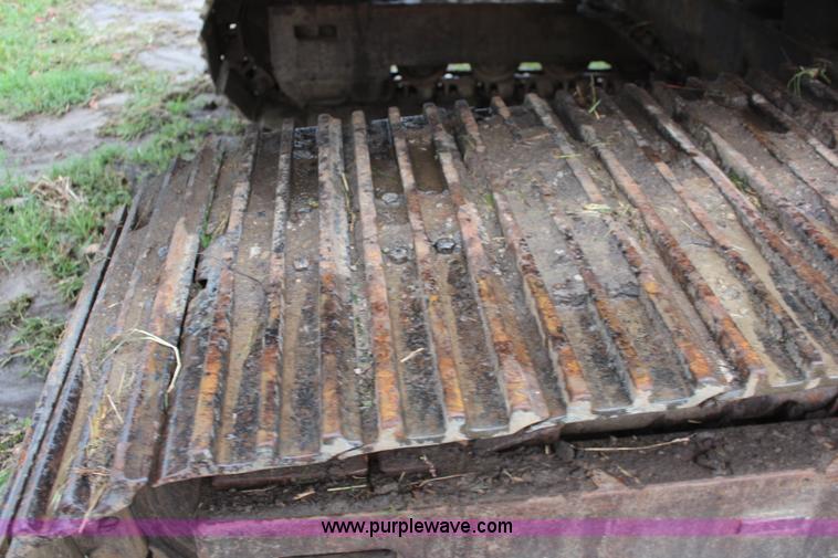 image for item J1204 1983 Caterpillar 225 excavator