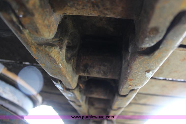 image for item J1204 1983 Caterpillar 225 excavator