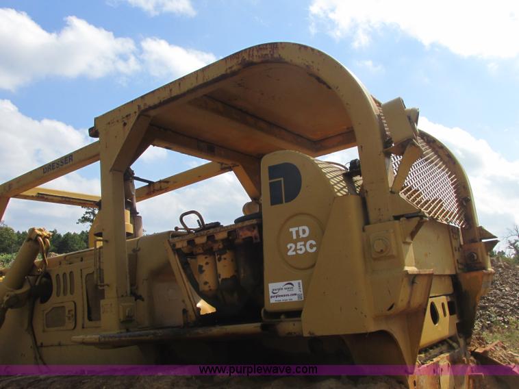 image for item J2406 1972 Dresser TD-25C dozer