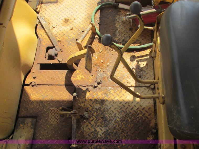 image for item J2406 1972 Dresser TD-25C dozer