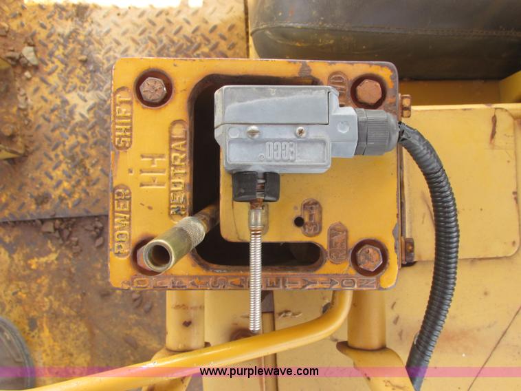 image for item J2406 1972 Dresser TD-25C dozer