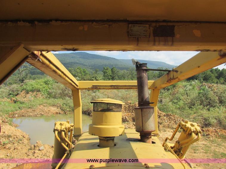 image for item J2406 1972 Dresser TD-25C dozer