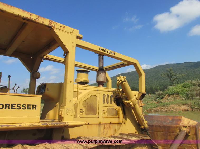 image for item J2406 1972 Dresser TD-25C dozer