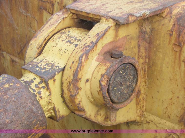 image for item J2406 1972 Dresser TD-25C dozer