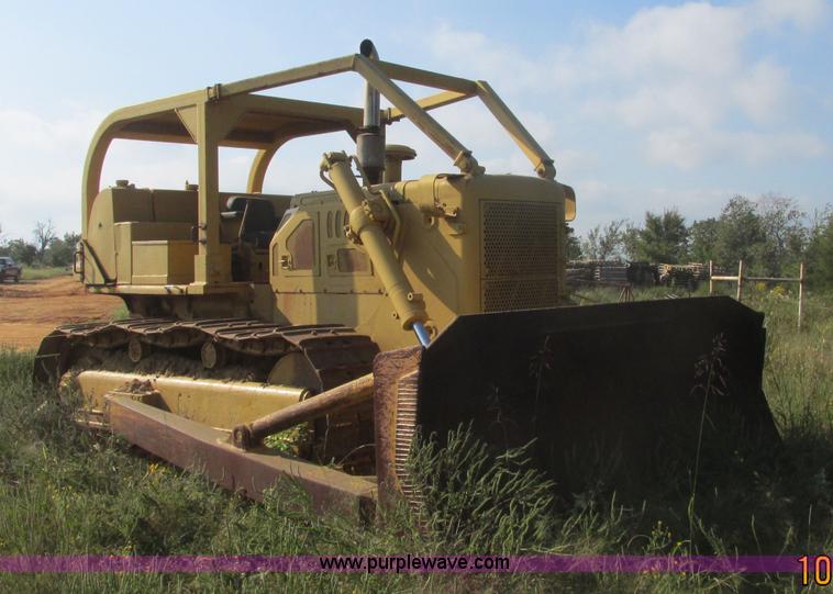 image for item J2407 1975 Dresser TD-25C dozer