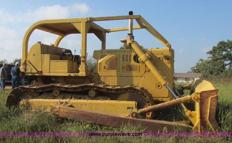image for item J2407 1975 Dresser TD-25C dozer