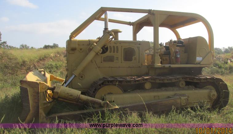 image for item J2407 1975 Dresser TD-25C dozer
