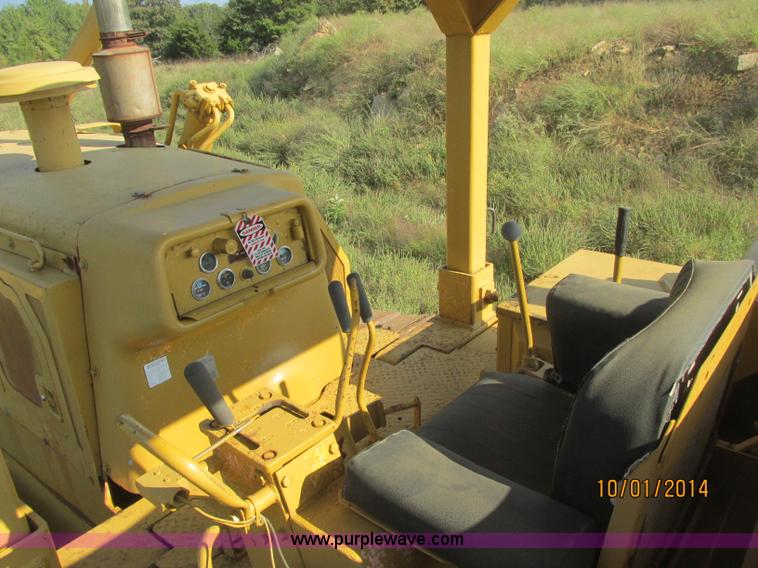 image for item J2407 1975 Dresser TD-25C dozer