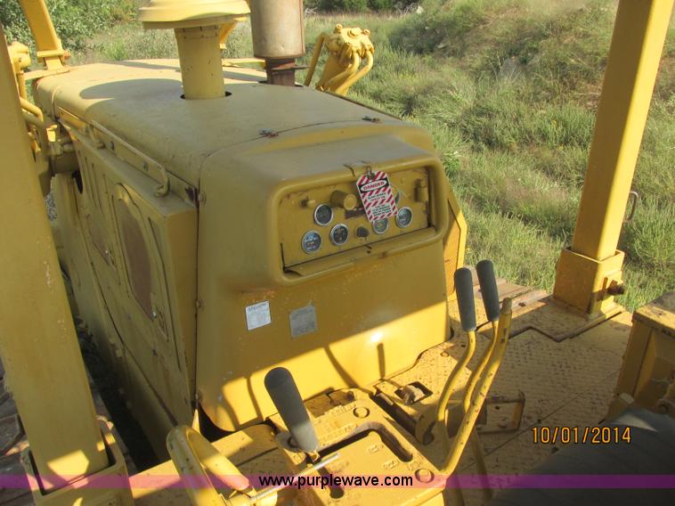 image for item J2407 1975 Dresser TD-25C dozer