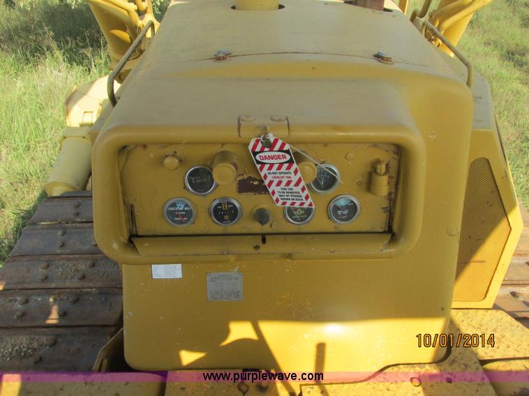 image for item J2407 1975 Dresser TD-25C dozer