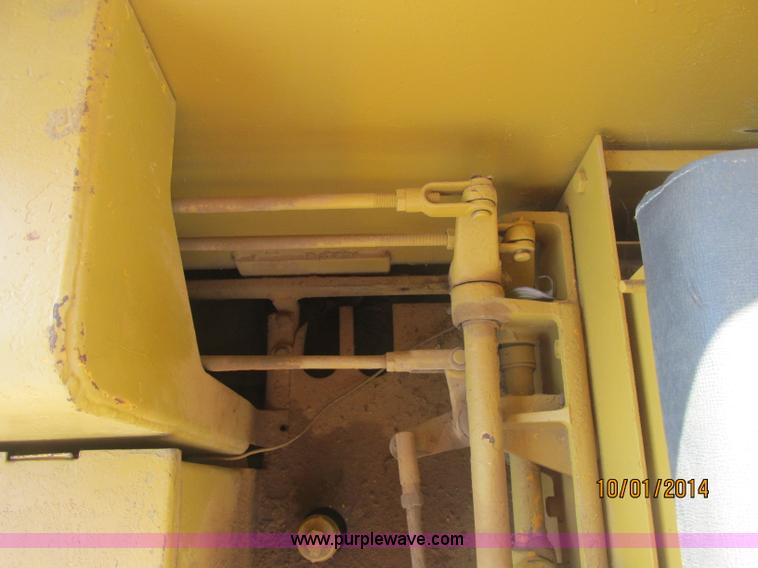 image for item J2407 1975 Dresser TD-25C dozer