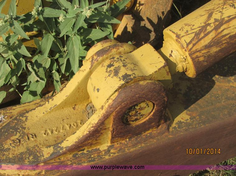 image for item J2407 1975 Dresser TD-25C dozer