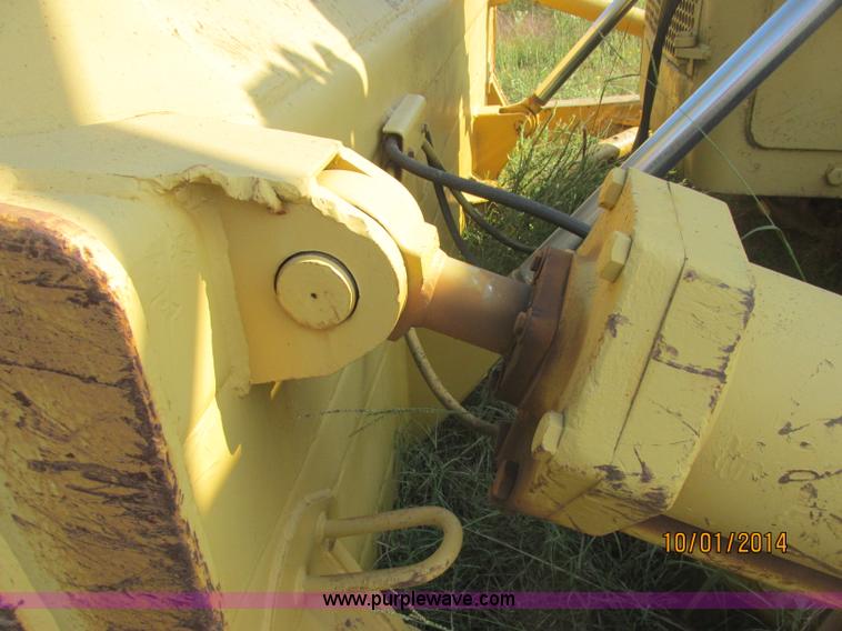 image for item J2407 1975 Dresser TD-25C dozer