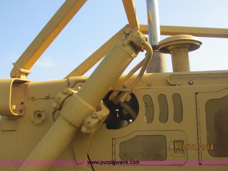 image for item J2407 1975 Dresser TD-25C dozer