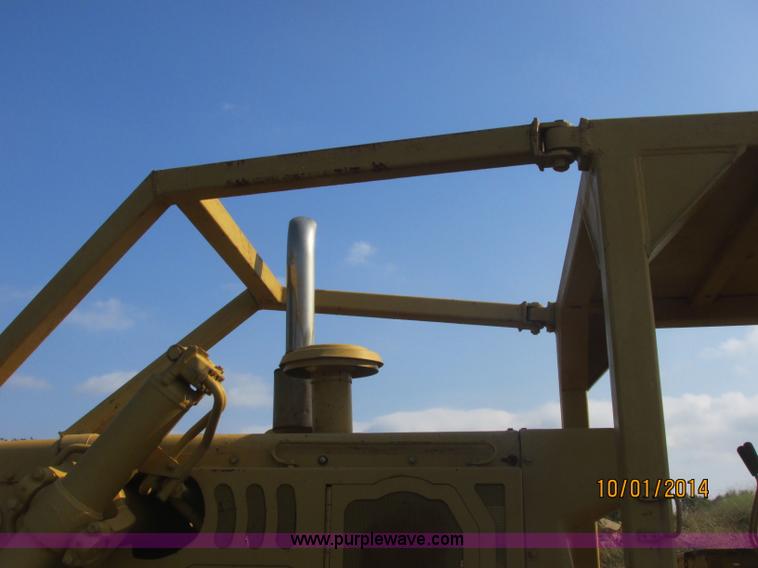 image for item J2407 1975 Dresser TD-25C dozer