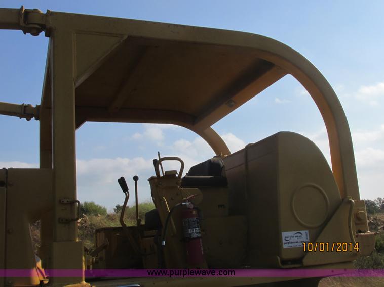 image for item J2407 1975 Dresser TD-25C dozer
