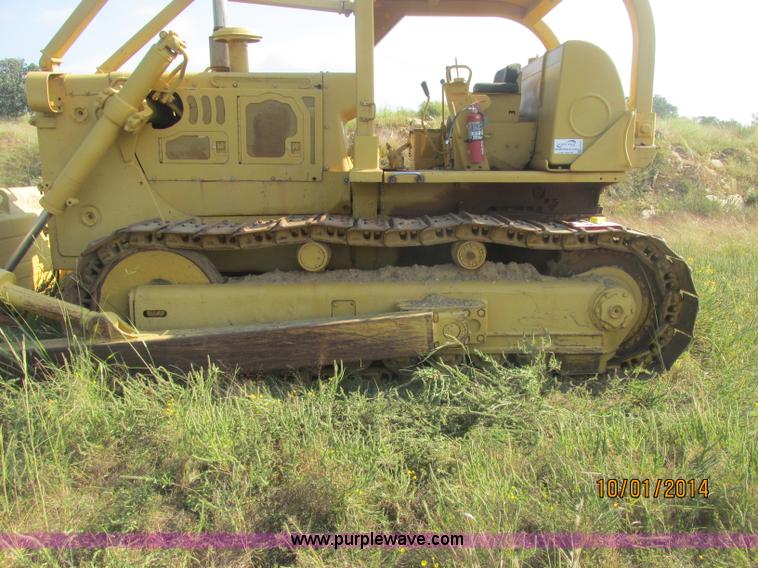 image for item J2407 1975 Dresser TD-25C dozer