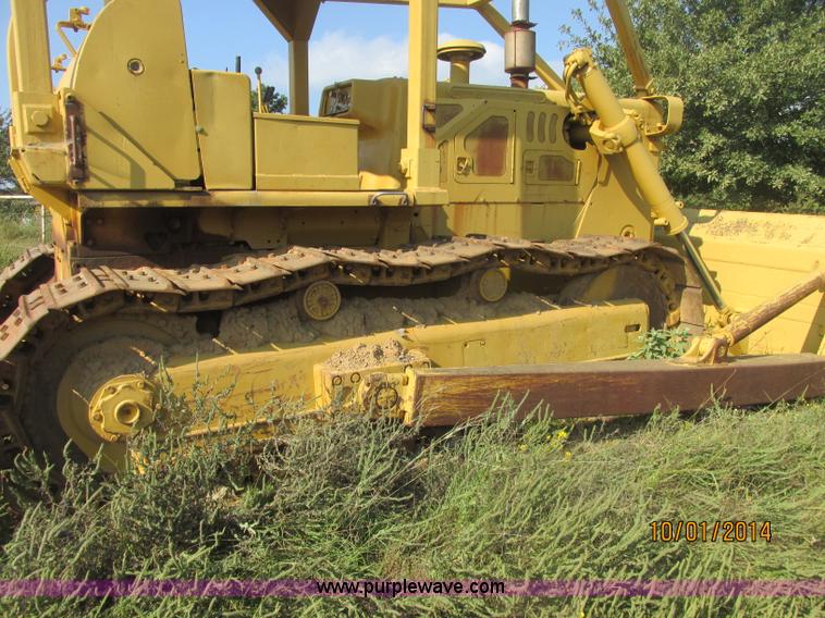 image for item J2407 1975 Dresser TD-25C dozer