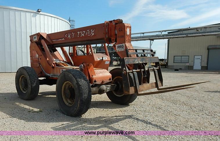 image for item J3018 2000 Sky Trak 6036 telehandler