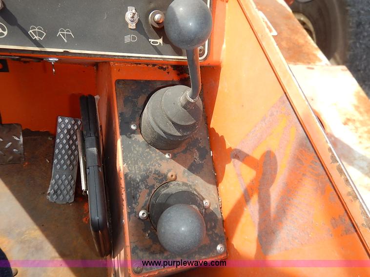 image for item J3018 2000 Sky Trak 6036 telehandler