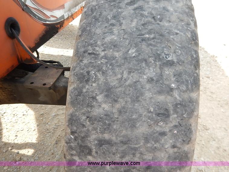 image for item J3018 2000 Sky Trak 6036 telehandler