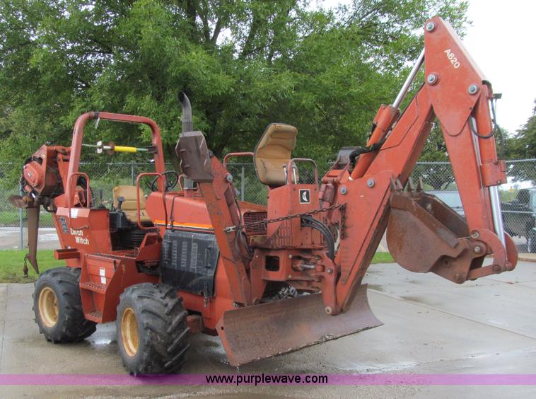 image for item J3407 Ditch Witch 7020 vibratory plow