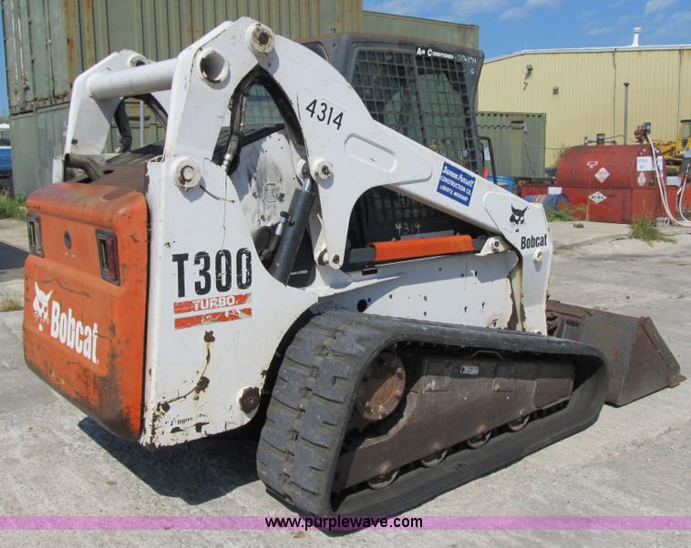 image for item Z9132 2003 Bobcat T300 skid steer