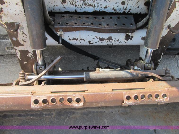 image for item Z9132 2003 Bobcat T300 skid steer