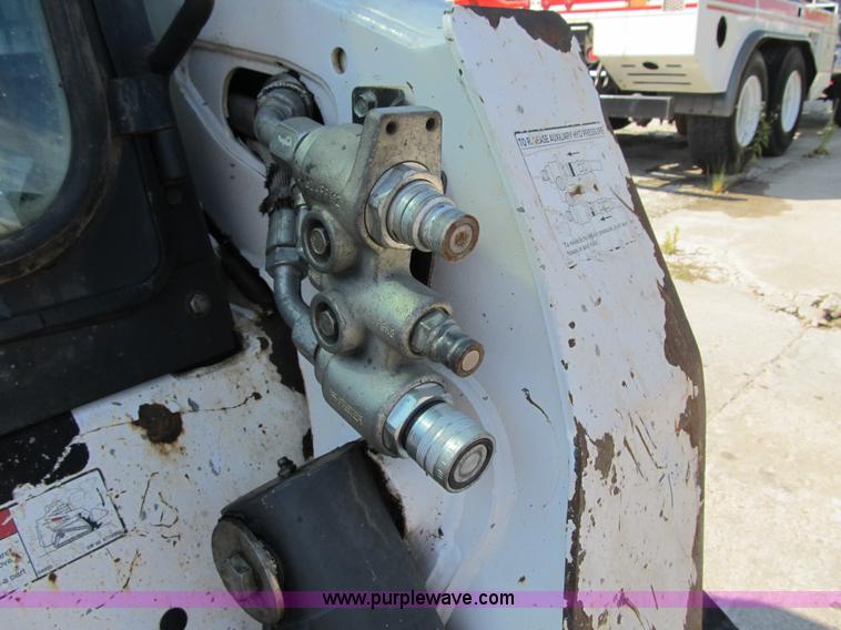 image for item Z9132 2003 Bobcat T300 skid steer