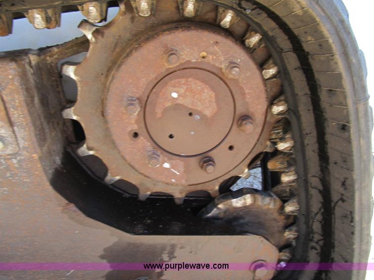 image for item Z9132 2003 Bobcat T300 skid steer