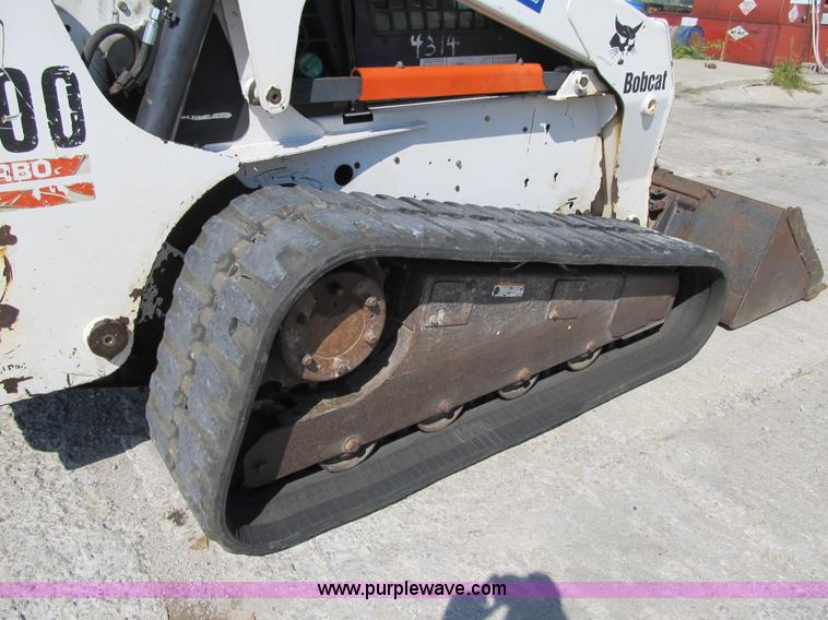 image for item Z9132 2003 Bobcat T300 skid steer