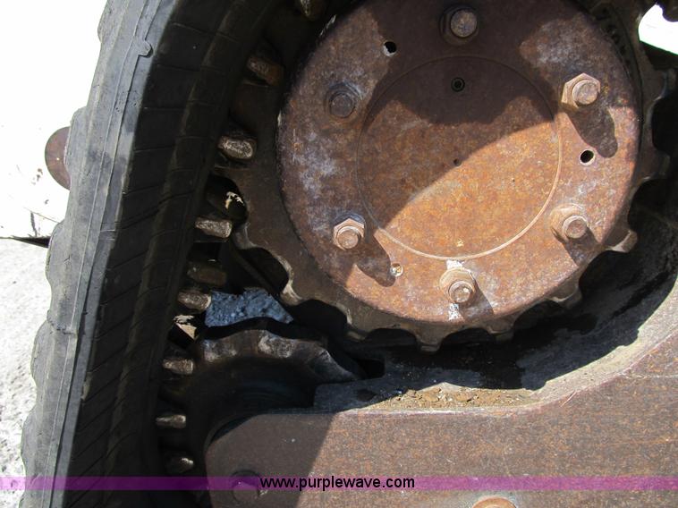 image for item Z9132 2003 Bobcat T300 skid steer