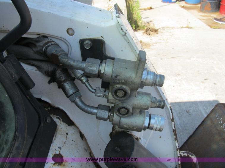 image for item Z9132 2003 Bobcat T300 skid steer