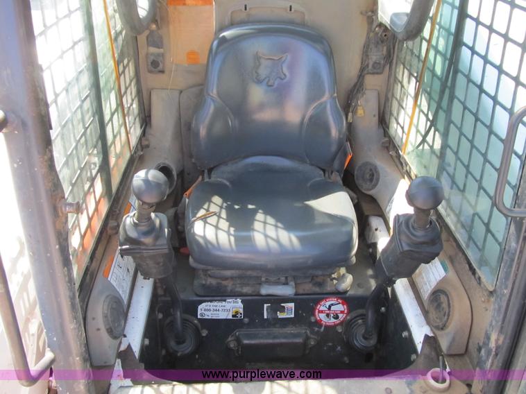 image for item Z9132 2003 Bobcat T300 skid steer