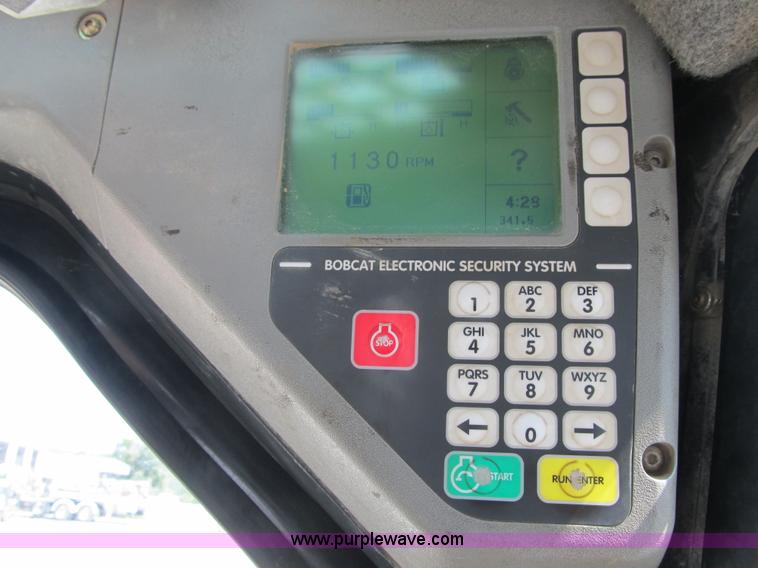 image for item Z9132 2003 Bobcat T300 skid steer