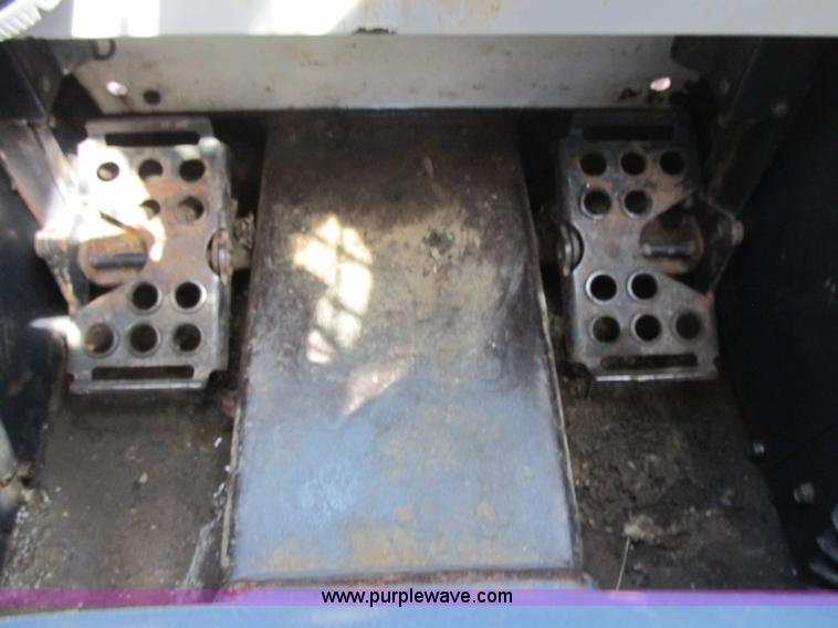 image for item Z9132 2003 Bobcat T300 skid steer