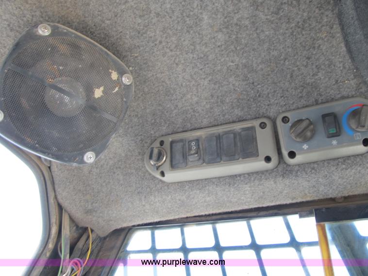 image for item Z9132 2003 Bobcat T300 skid steer