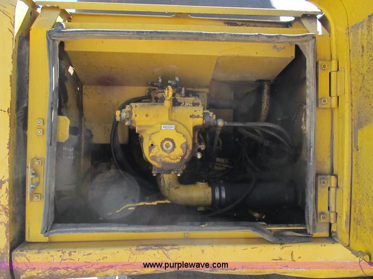 image for item Z9133 1997 Komatsu PC200LC-6LE excavator