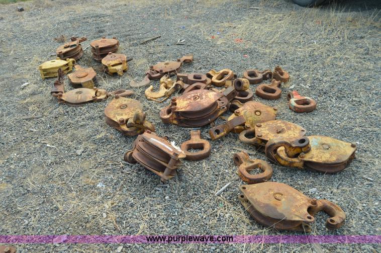 image for item Z9281 Assorted side boom lifting equipment